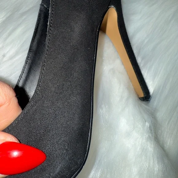 Express Elegant Black Women's Heels - Picture 4 of 6